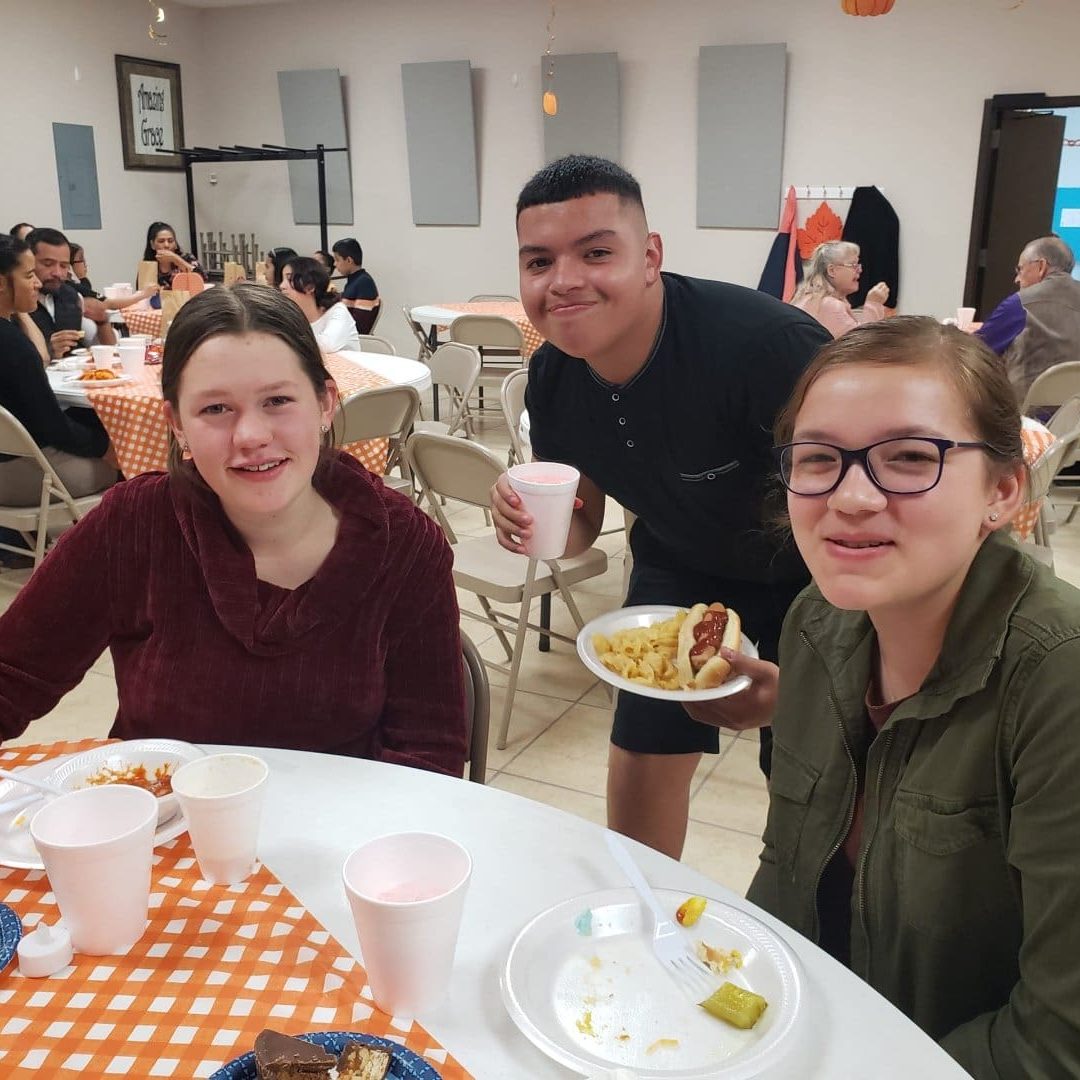 Westside-Baptist-Teens-fellowshiping Westside-Baptist-Teens-fellowshiping
